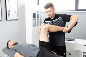 Uszkodzenie łąkotki przyczyny objawy leczenie